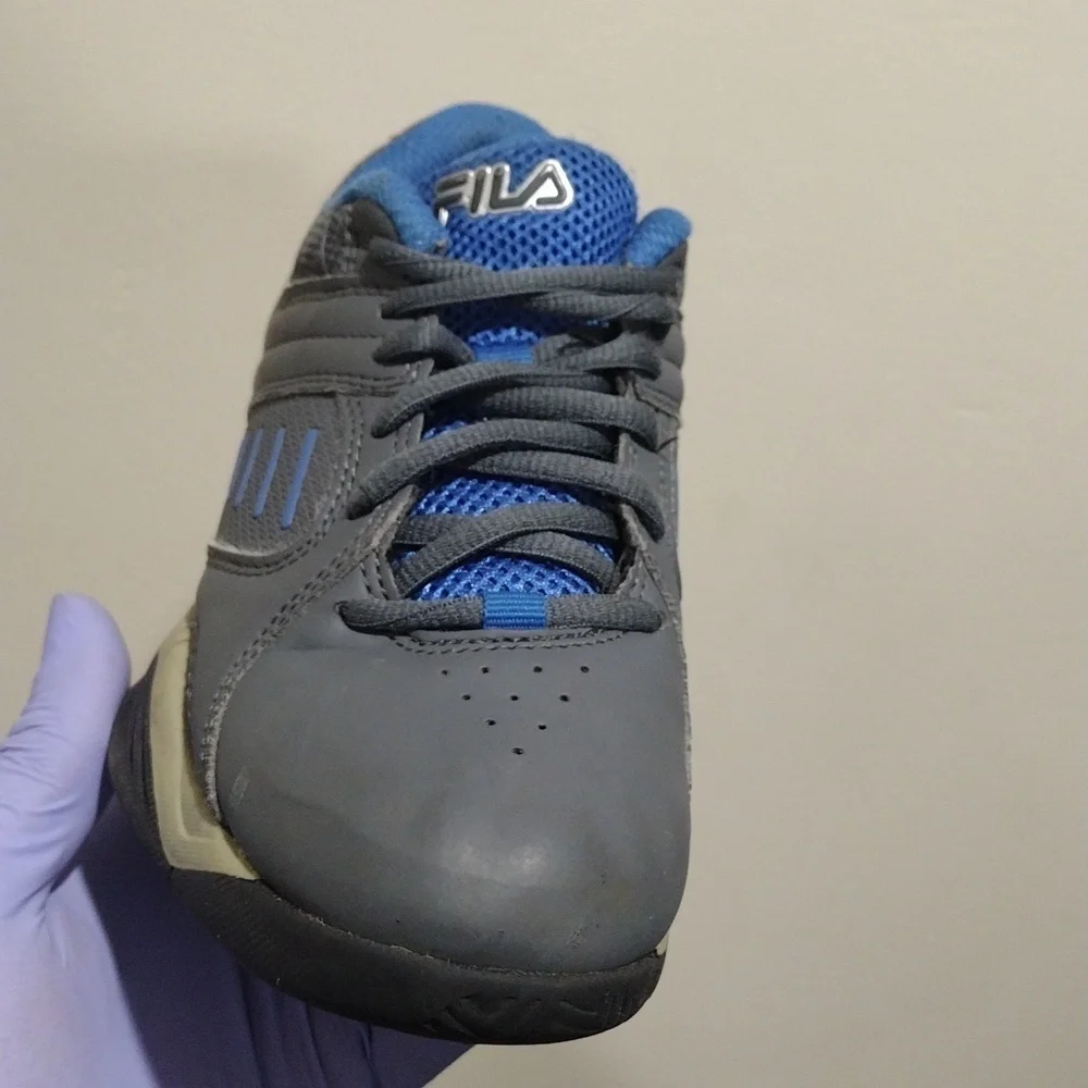 Fila Boys Grey & Blue Athletic Sneakers - Size 2.5 Youth Footwear, School & Play